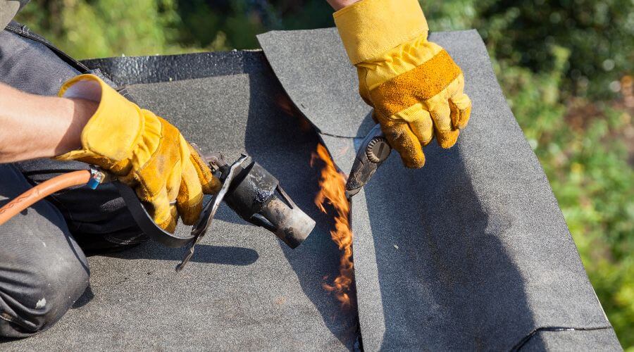 Professional gutter cleaning in Somerset, NJ